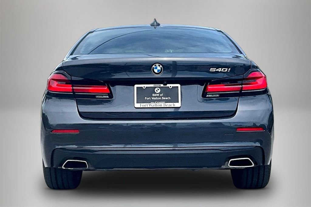 Used 2023 Gray BMW 540i image 5