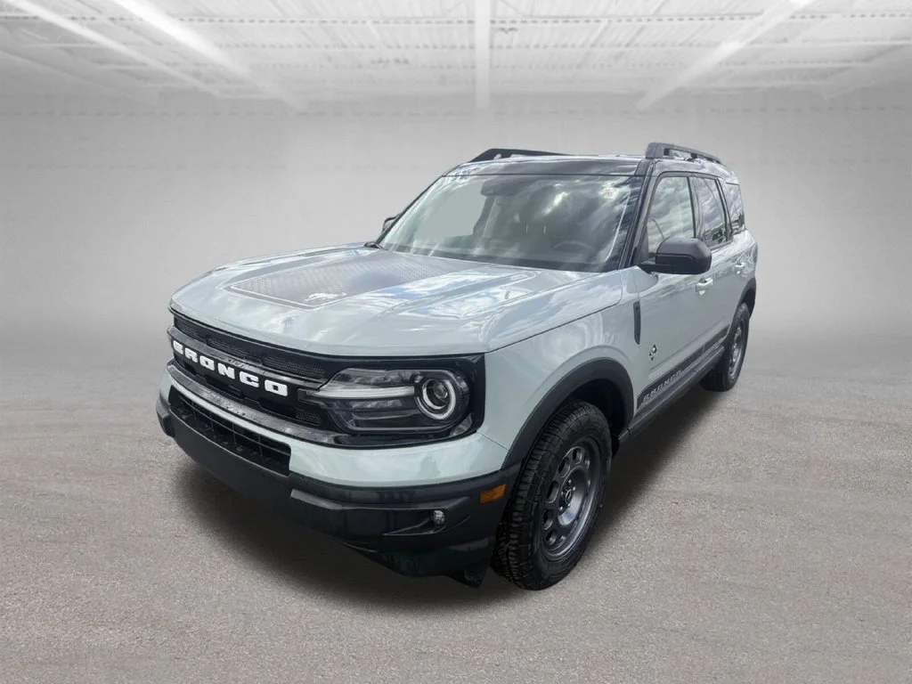New 2024 Green Ford Outer Banks image 9