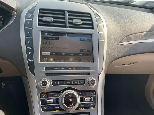 Used 2019 Blue Lincoln Reserve image 30