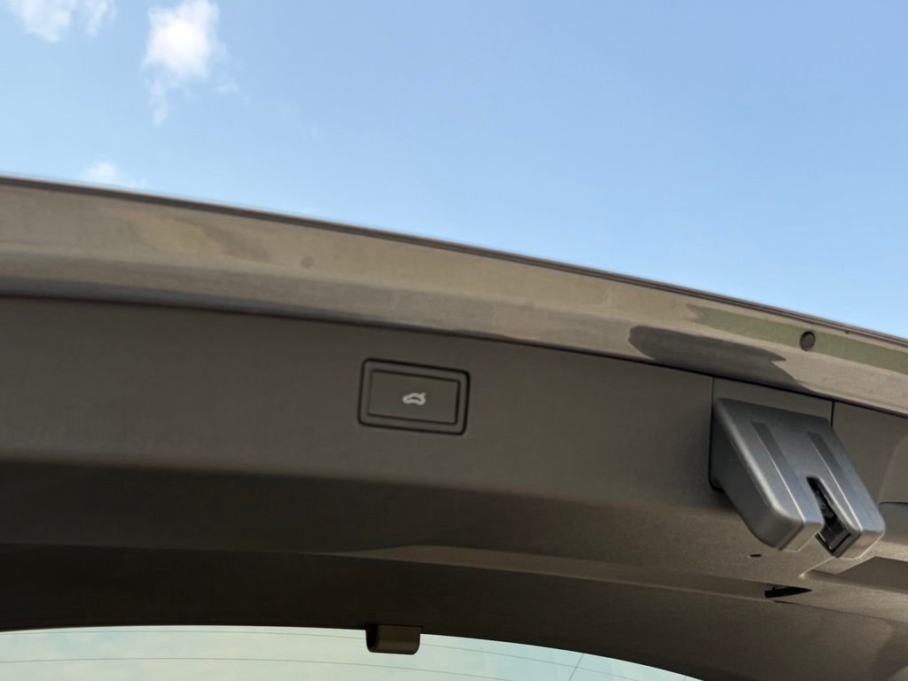 New 2026 Platinum Gray Metallic Volkswagen 2.0T SE image 20