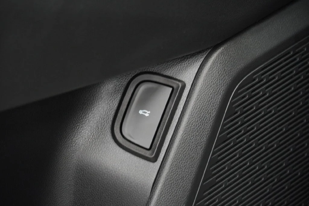 New 2027 Mosaic Black Metallic Chevrolet LT image 31