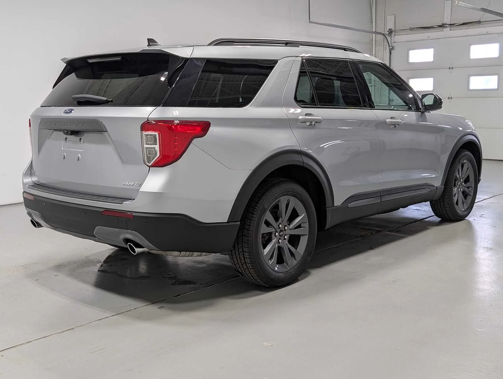 Used 2023 Iconic Silver Metallic Ford XLT image 8
