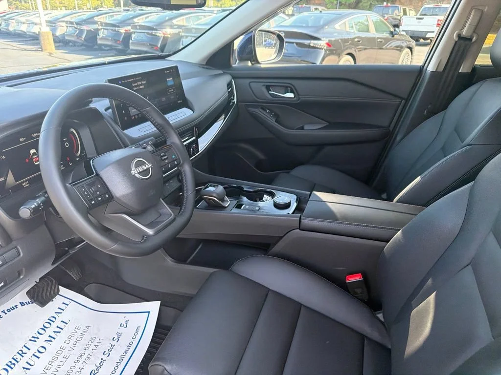 Used 2025 Deep Ocean Nissan SL image 16