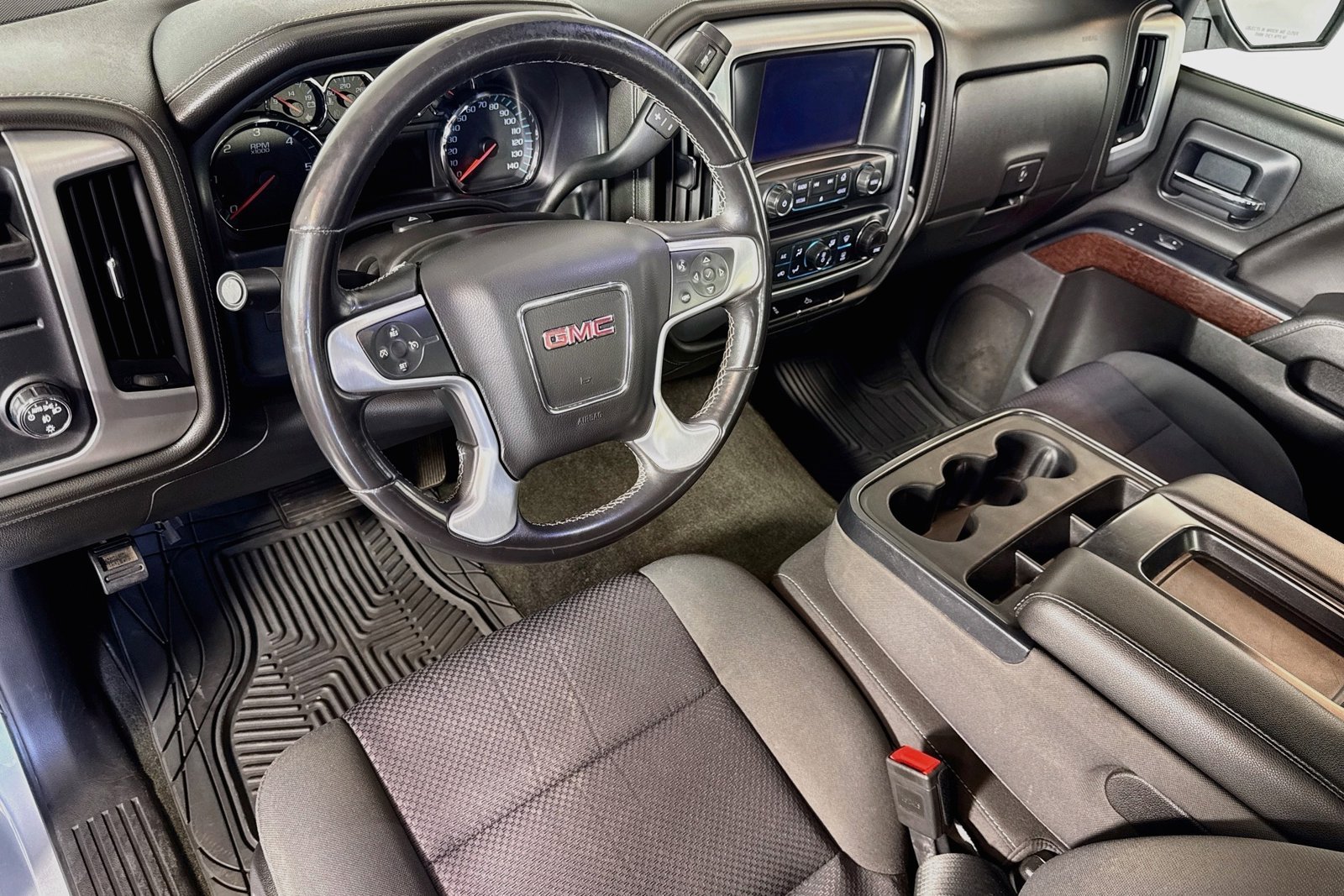 Used 2018 Quicksilver Metallic GMC SLE image 9
