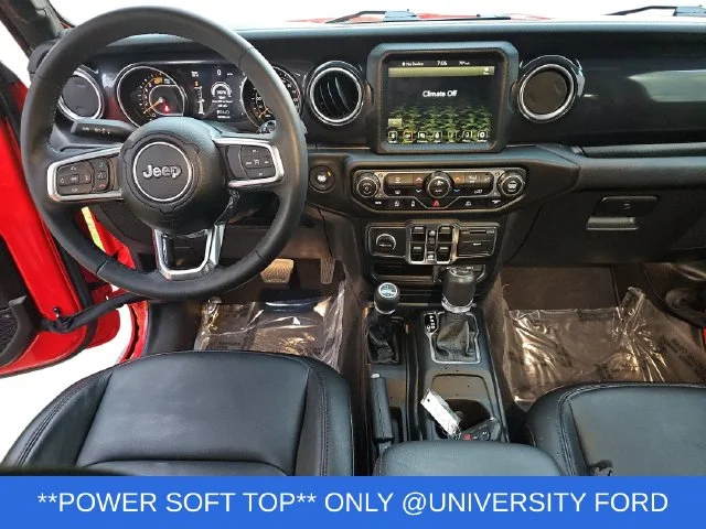 Used 2023 Red Jeep Altitude image 9