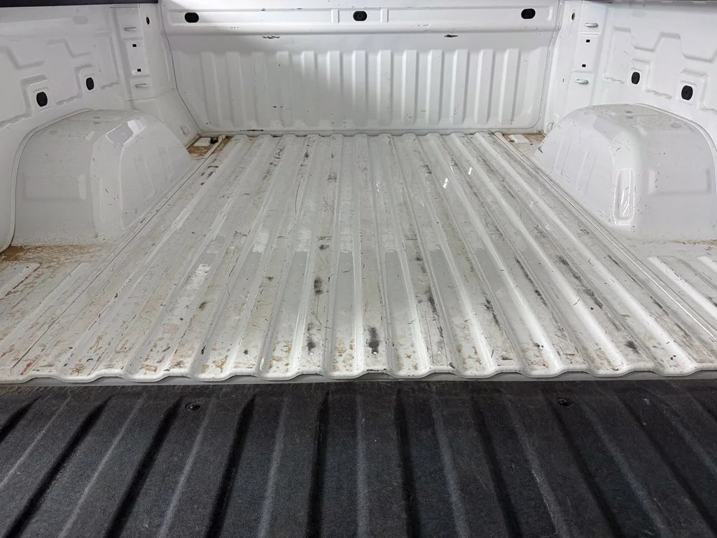 Used 2025 White GMC SLT image 40