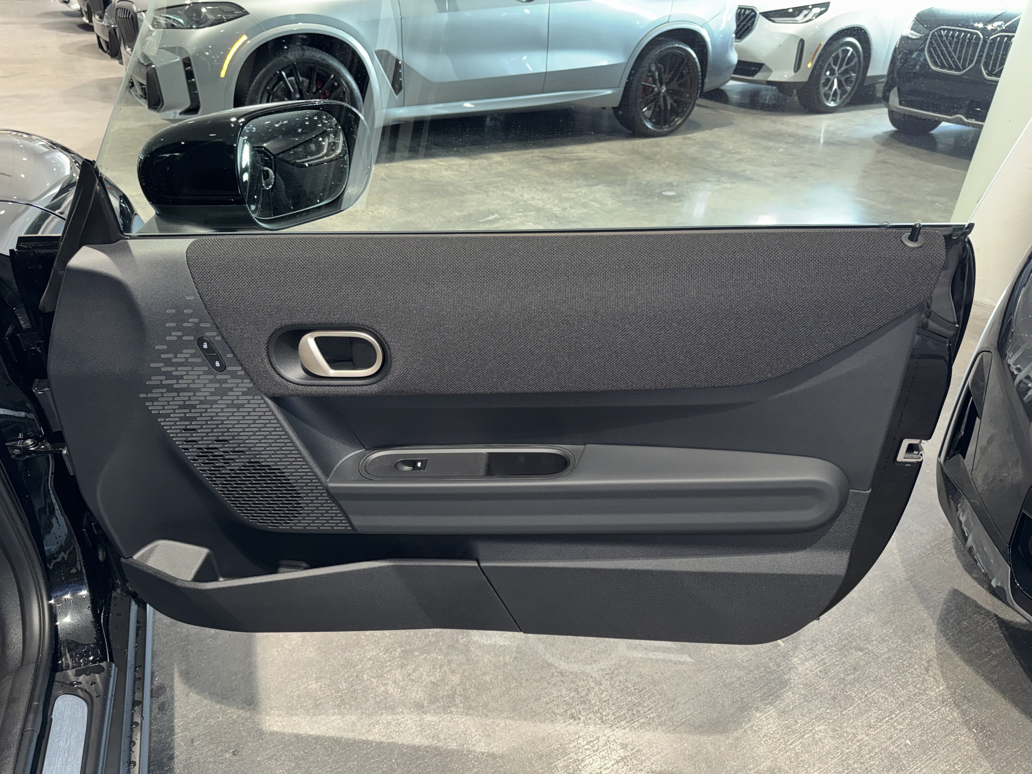 New 2026 Midnight Black MINI Signature Plus image 8