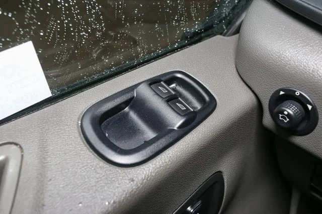 Used 2024  Ford Base image 30