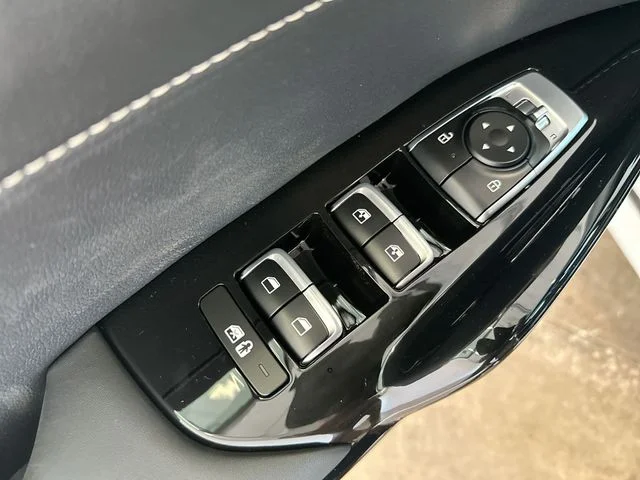 New 2026 Snow White Pearl Kia GT-Line image 17