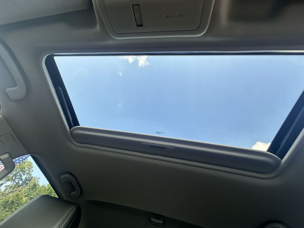Used 2024 Blue Nissan SL image 18