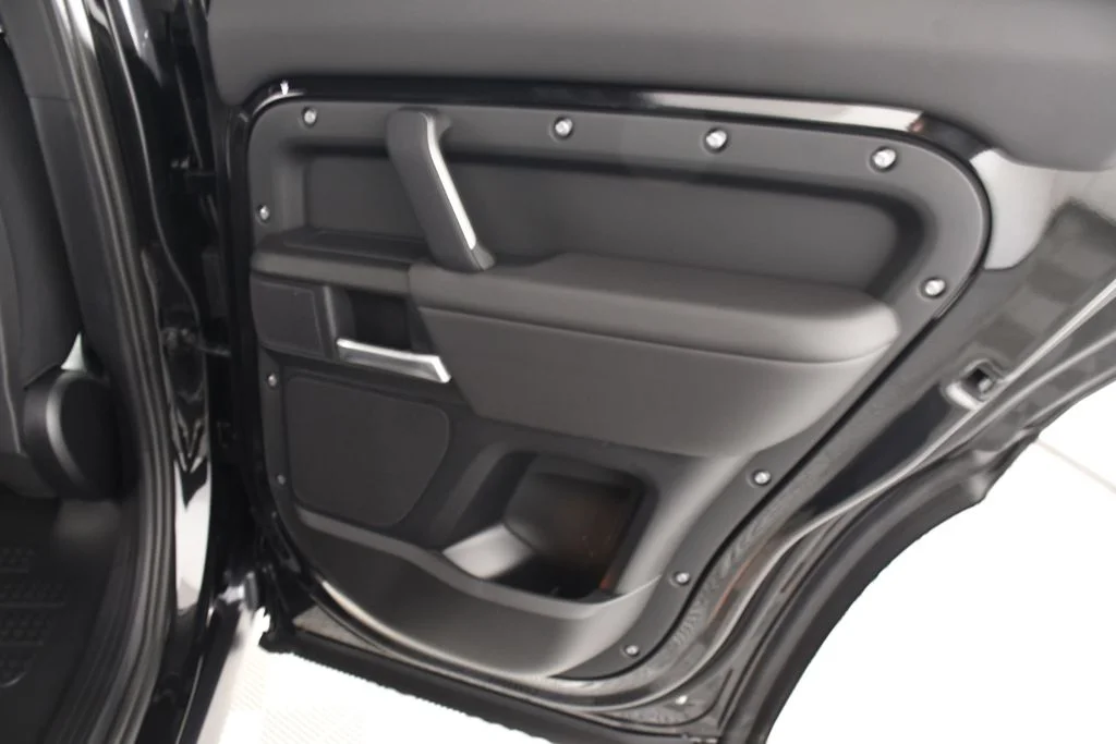 New 2026 Santorini Blk Land Rover X image 21