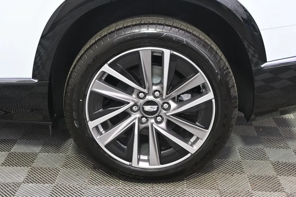 2027 Cadillac VISTIQ Sport - Photo 21