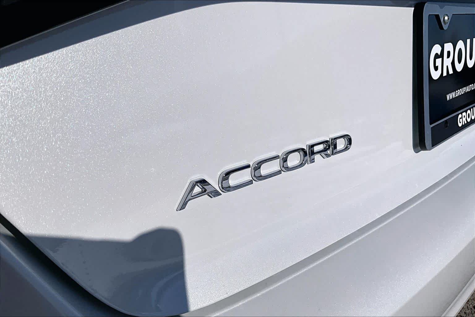 New 2026 Platinum White Pearl Honda SE image 15