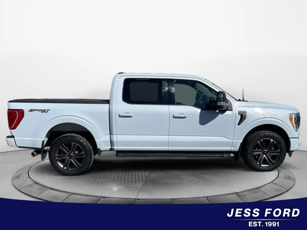 Certified Used 2022 Space White Metallic Ford XLT image 8
