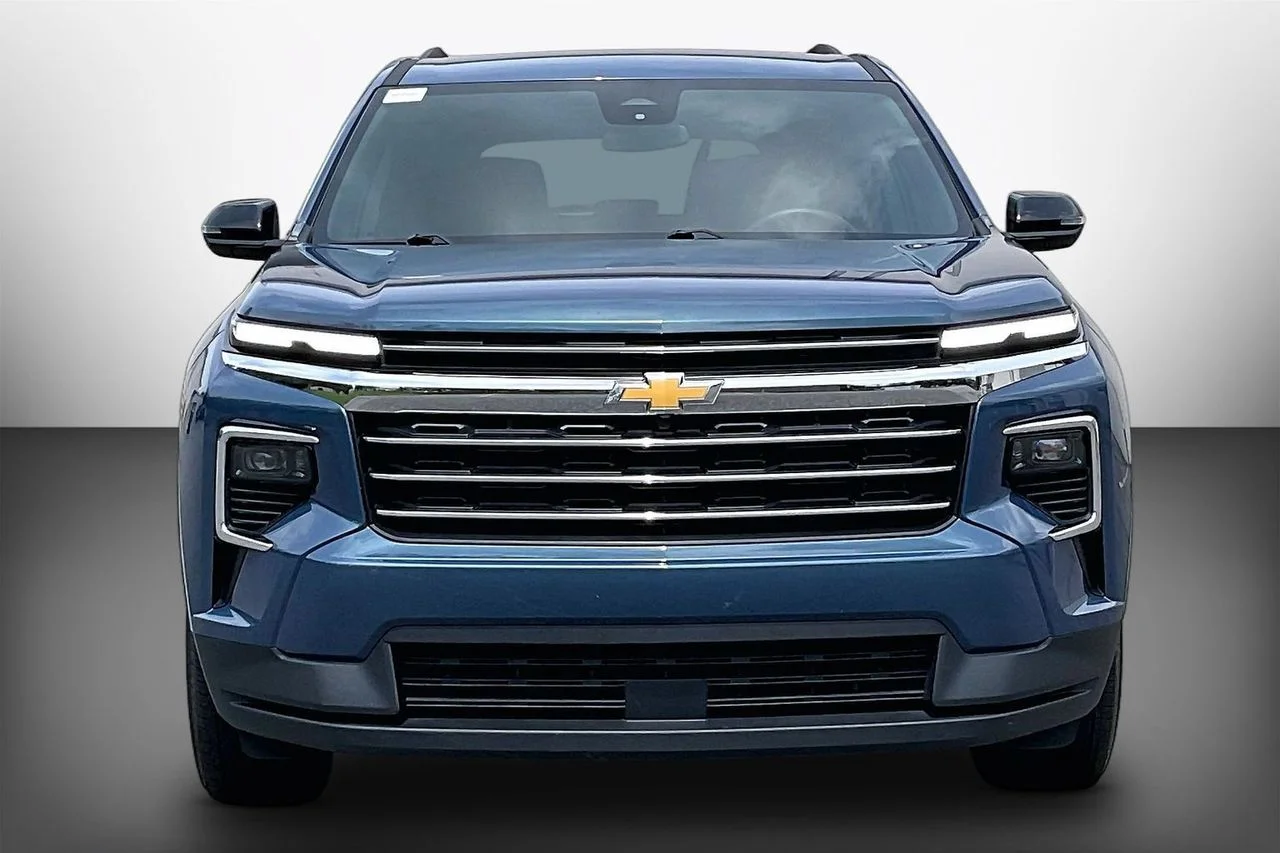 Used 2025 Blue Chevrolet LT image 3