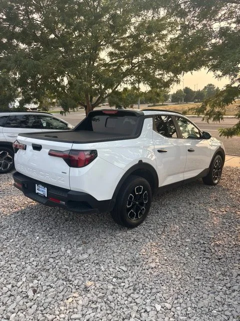 Used 2024 White Hyundai SEL image 5