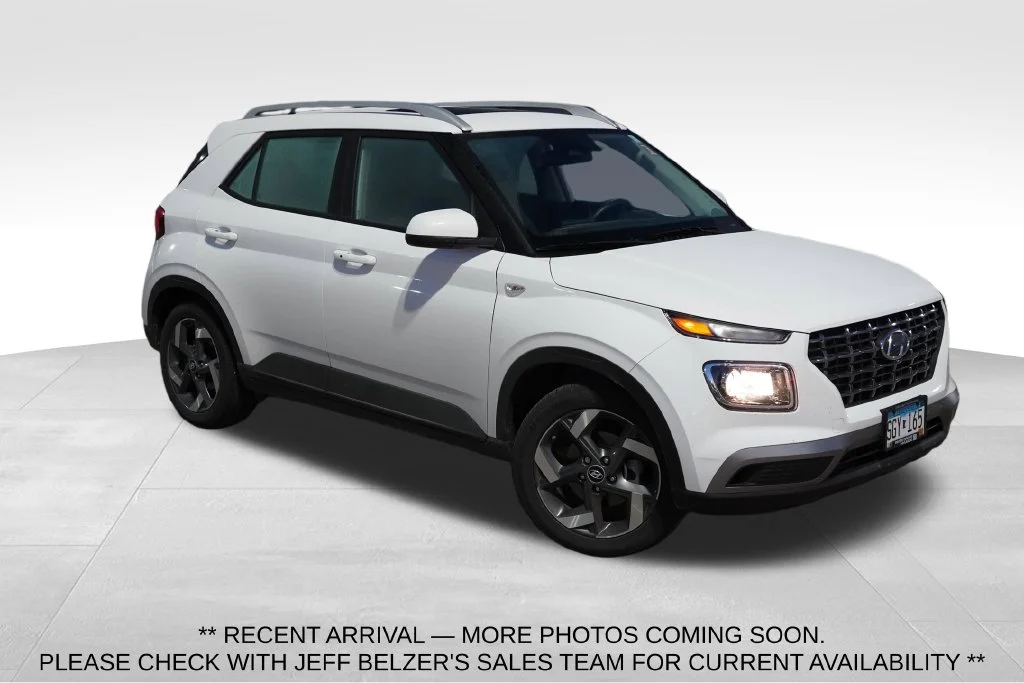 Used 2024 Lunar White Hyundai SEL image 1