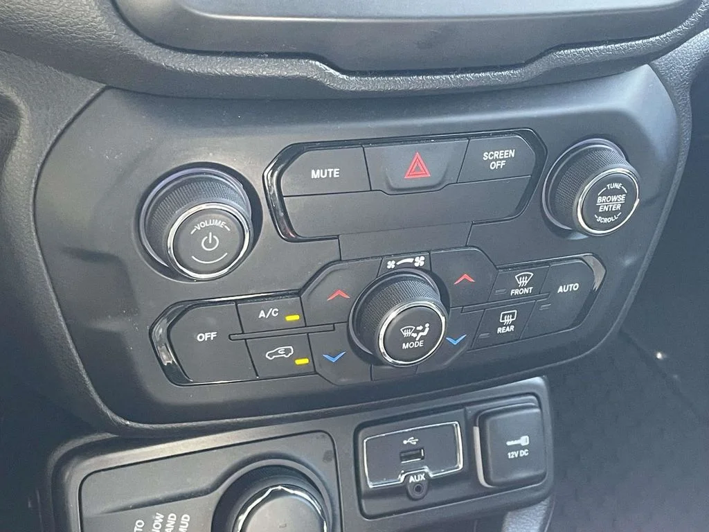 Used 2020 Blue Jeep Latitude image 36