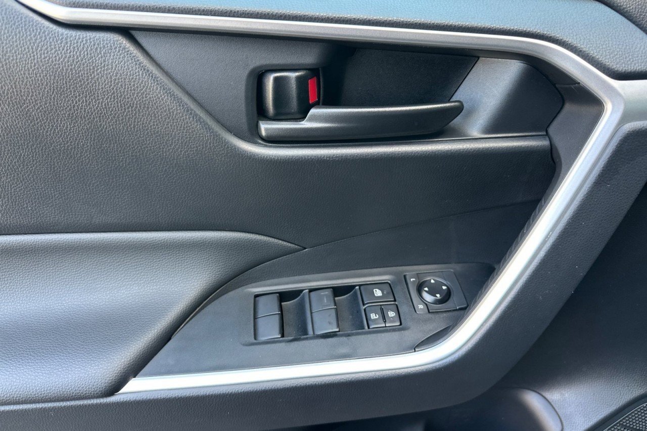 Used 2024 MAGNETIC GREY METALL Toyota LE image 10