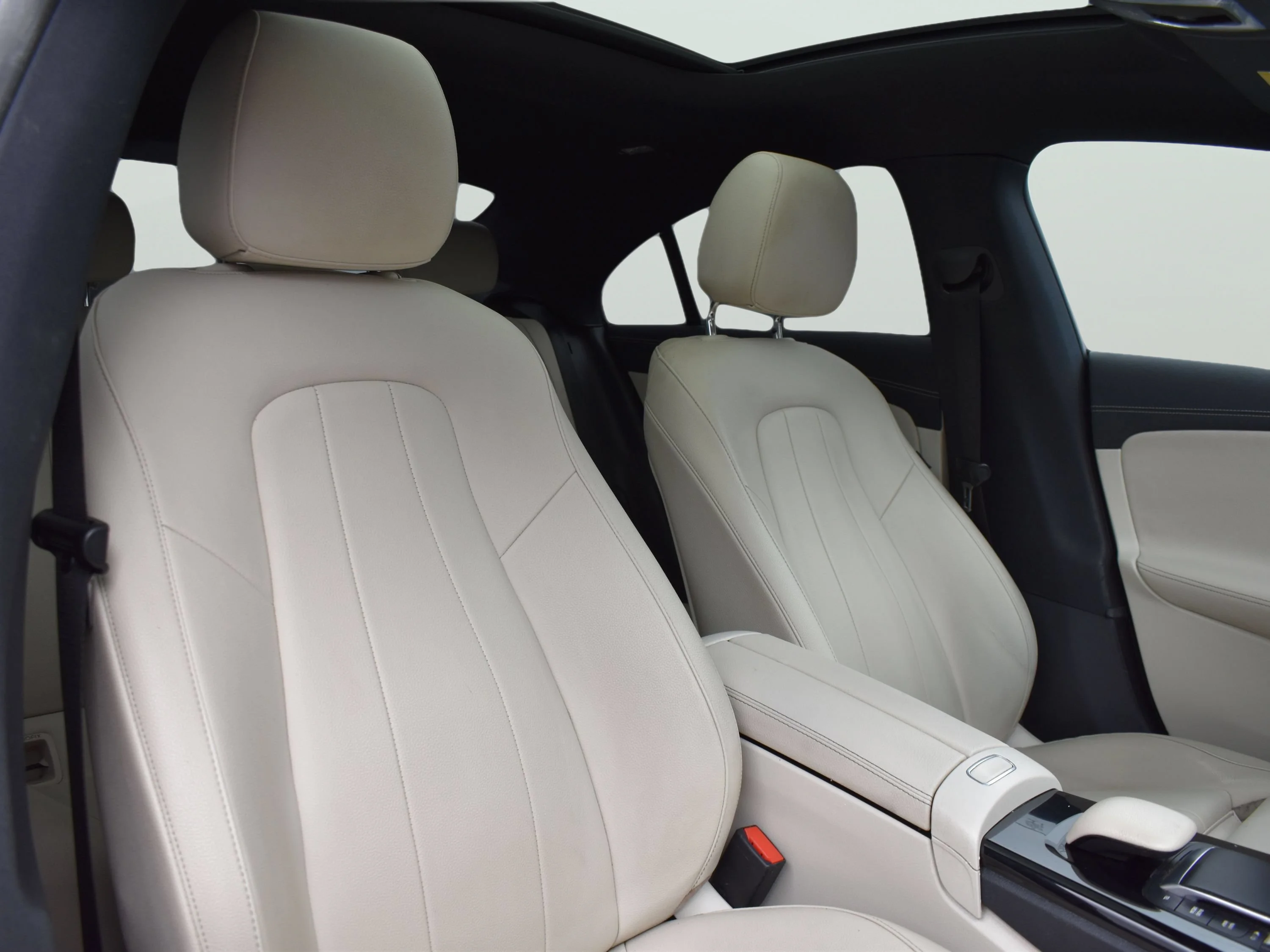 Used 2021 Polar White Mercedes-Benz CLA 250 image 30