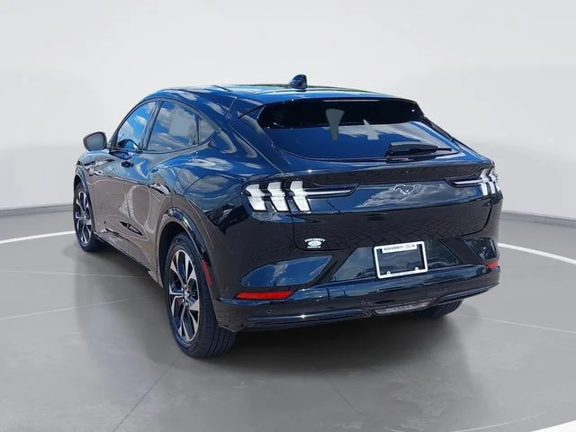 Used 2023 Black Ford Premium image 5