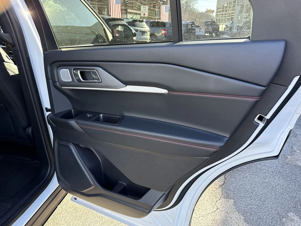 Used 2026 White Metallic Ford ST image 33