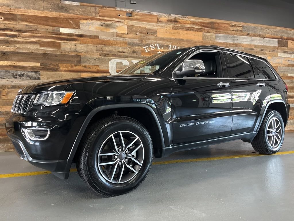 Used 2021 Diamond Black Jeep Limited image 13