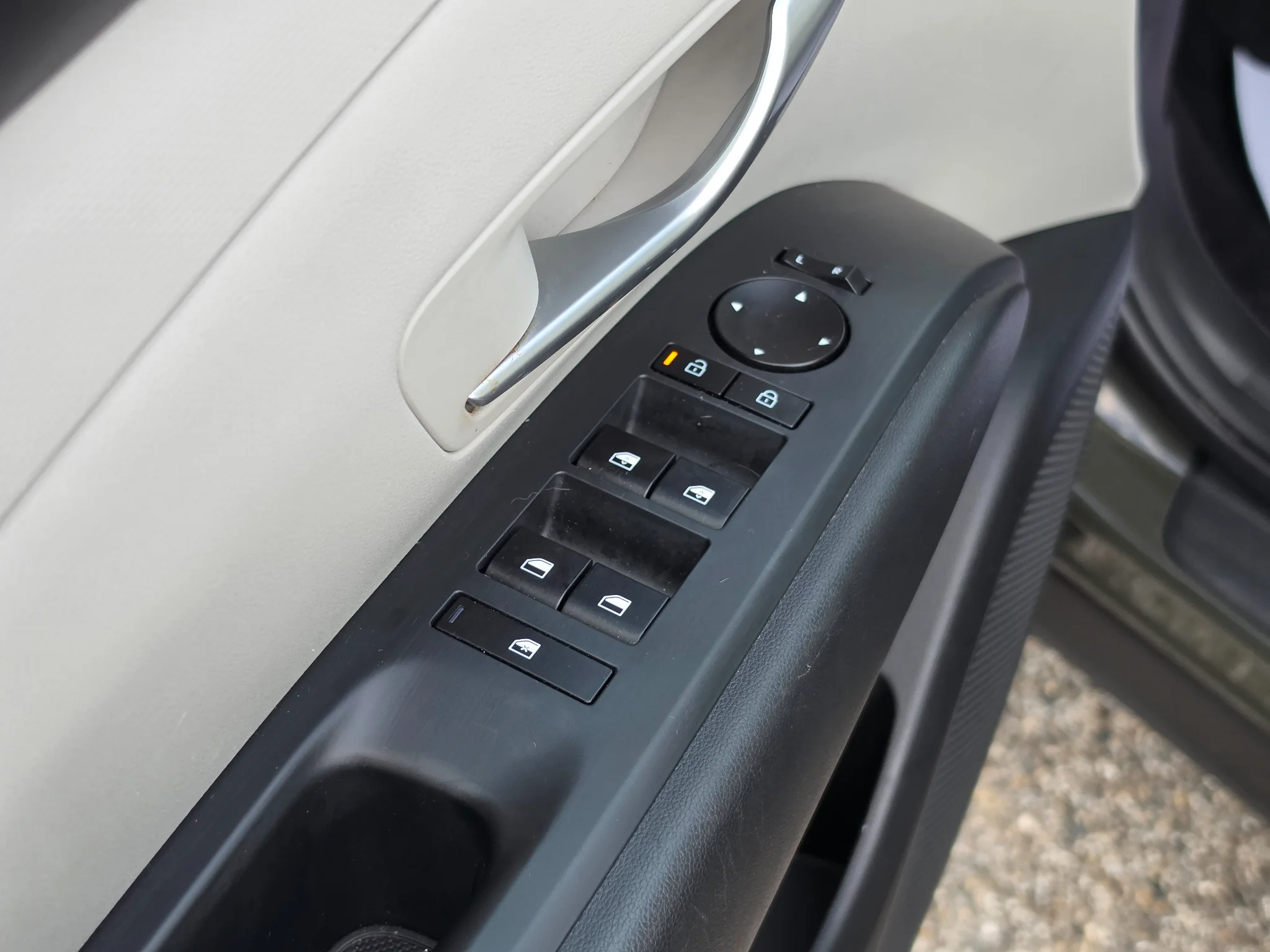 Used 2025 Rockwood Green Hyundai SEL image 18