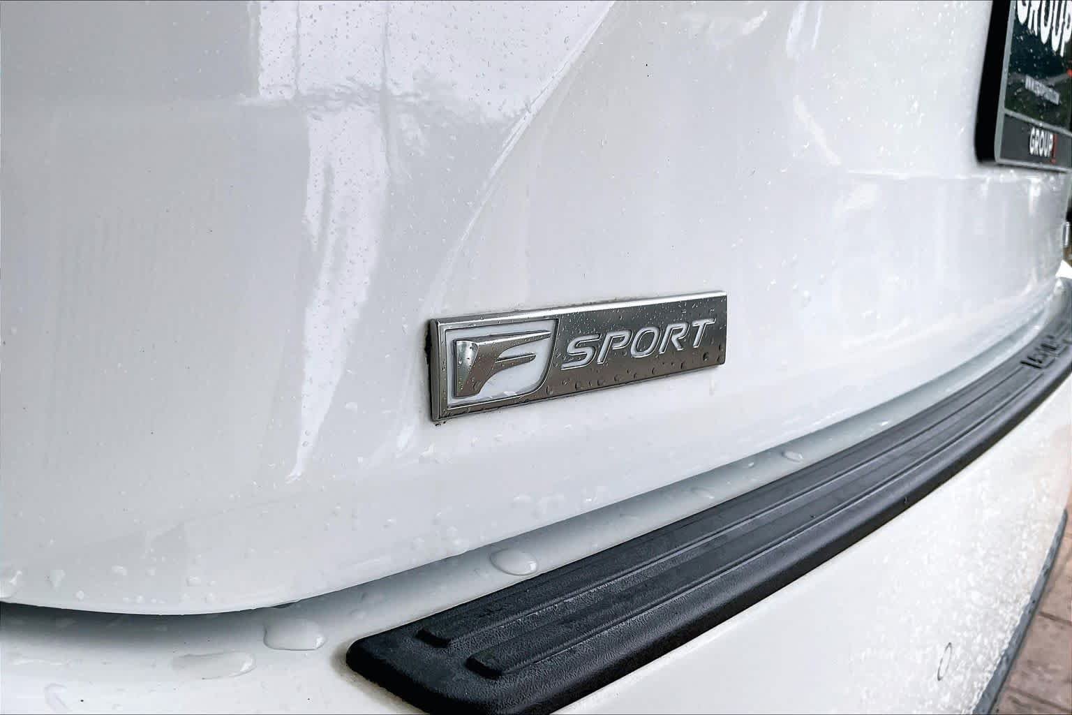 Used 2018 Ultra White Lexus  image 9