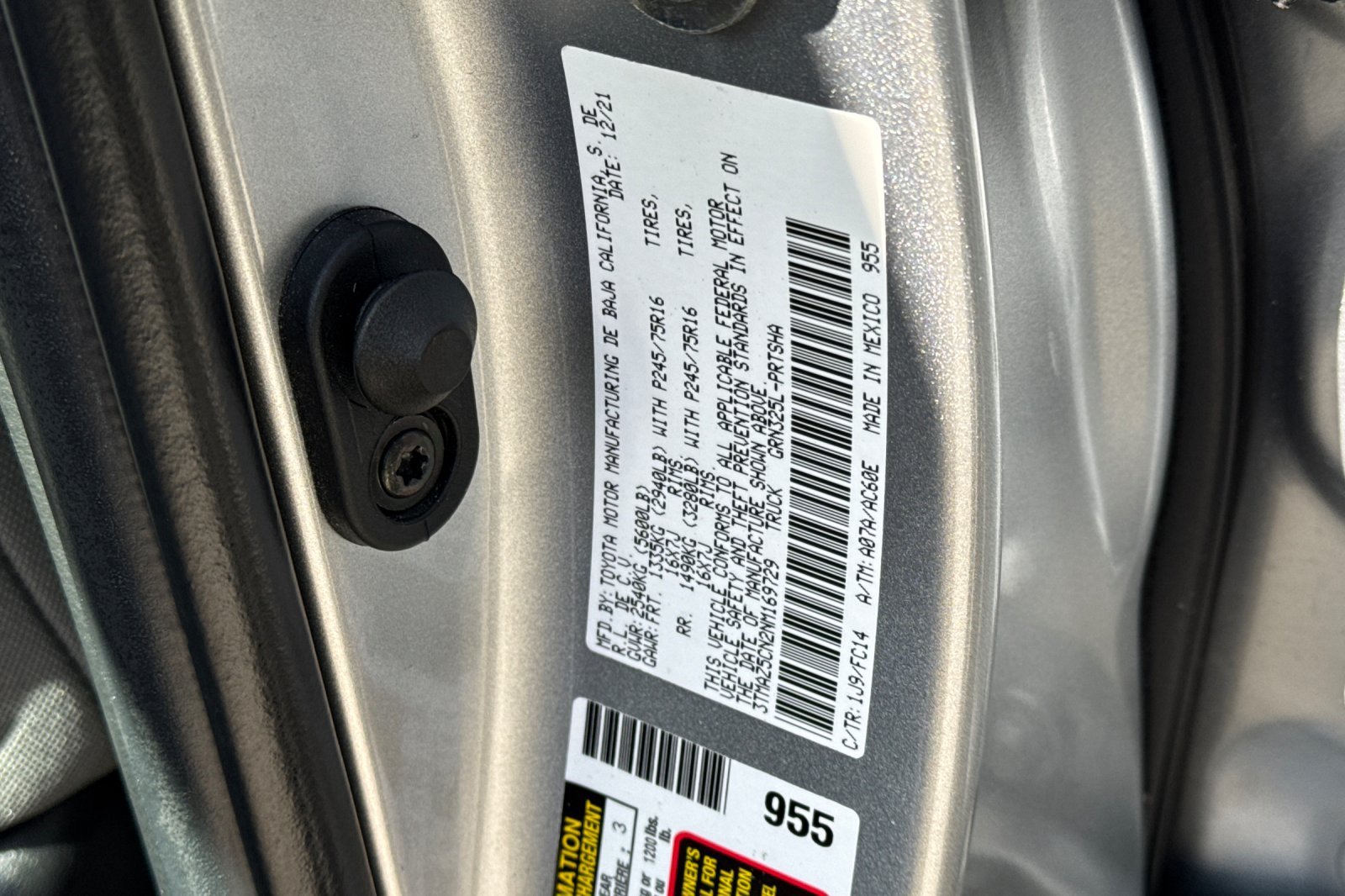 Certified Used 2022 Silver Toyota SR5 image 35
