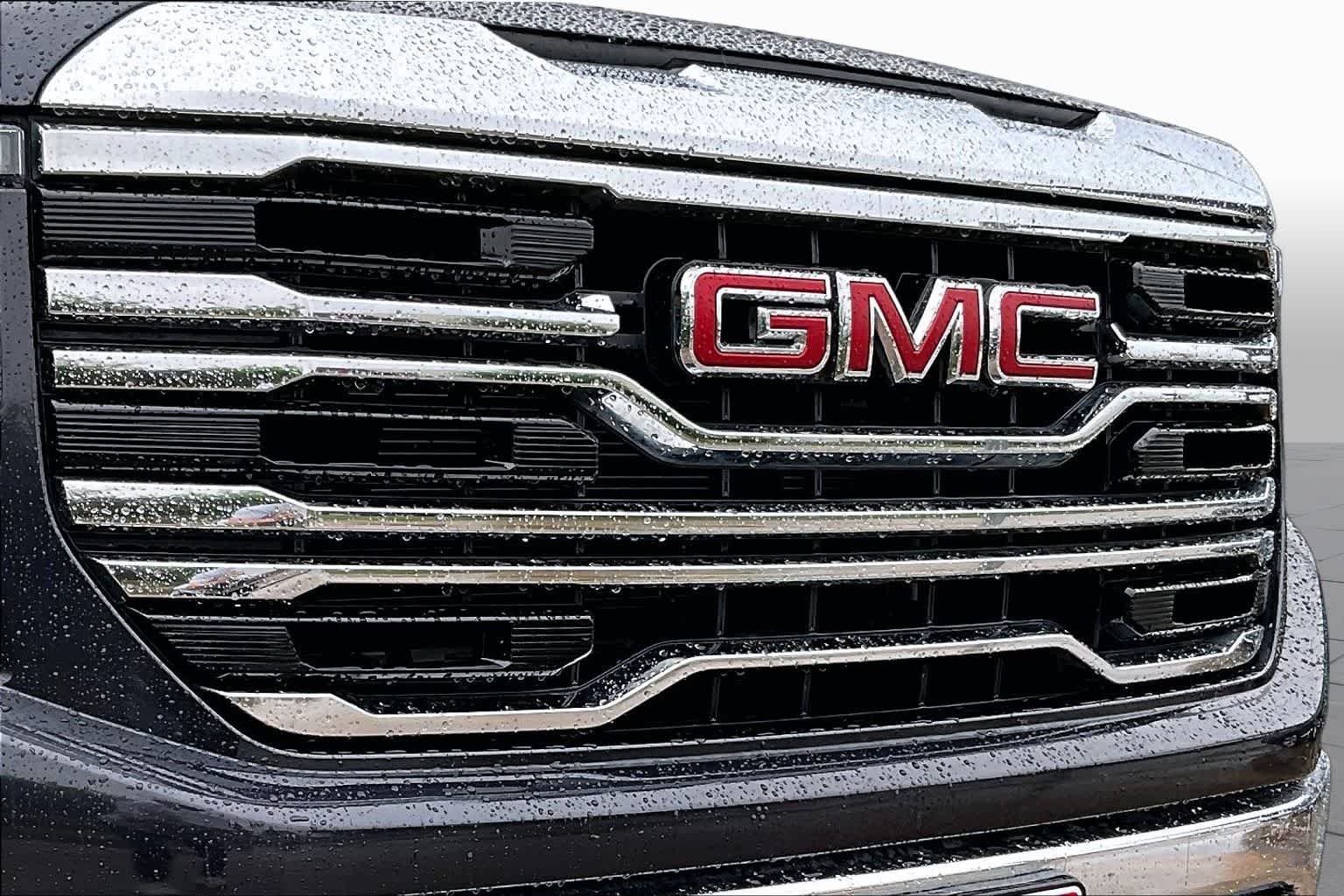 Used 2023 Titanium Rush Metallic GMC SLT image 28