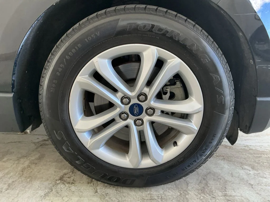 Used 2020 Black Ford SEL image 25