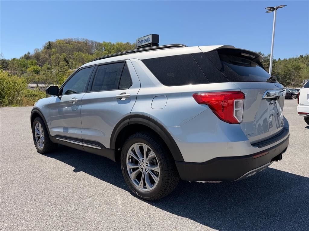 Used 2023 Silver Ford XLT image 5