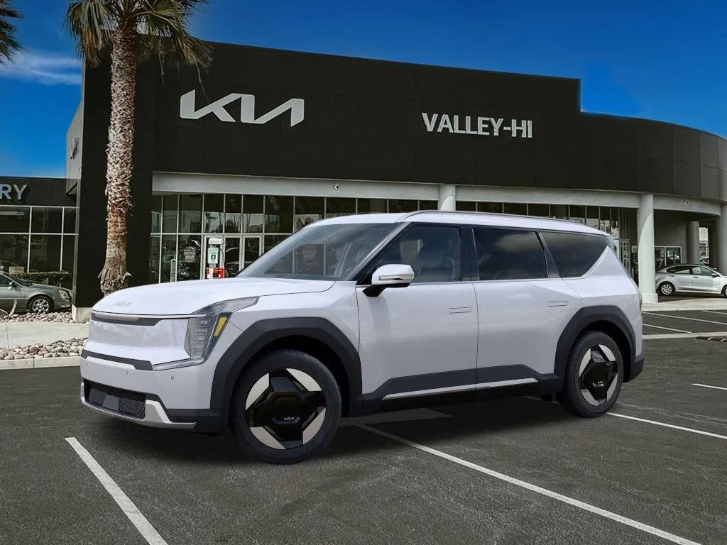 New 2026 Glacial White Pearl Kia Wind image 3