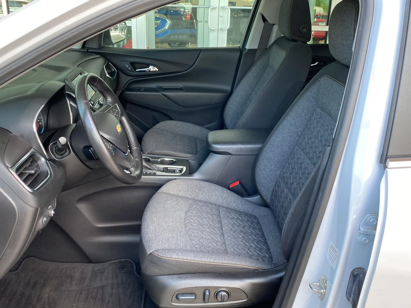 Used 2022 Iridescent Pearl Tricoat Chevrolet LT image 20