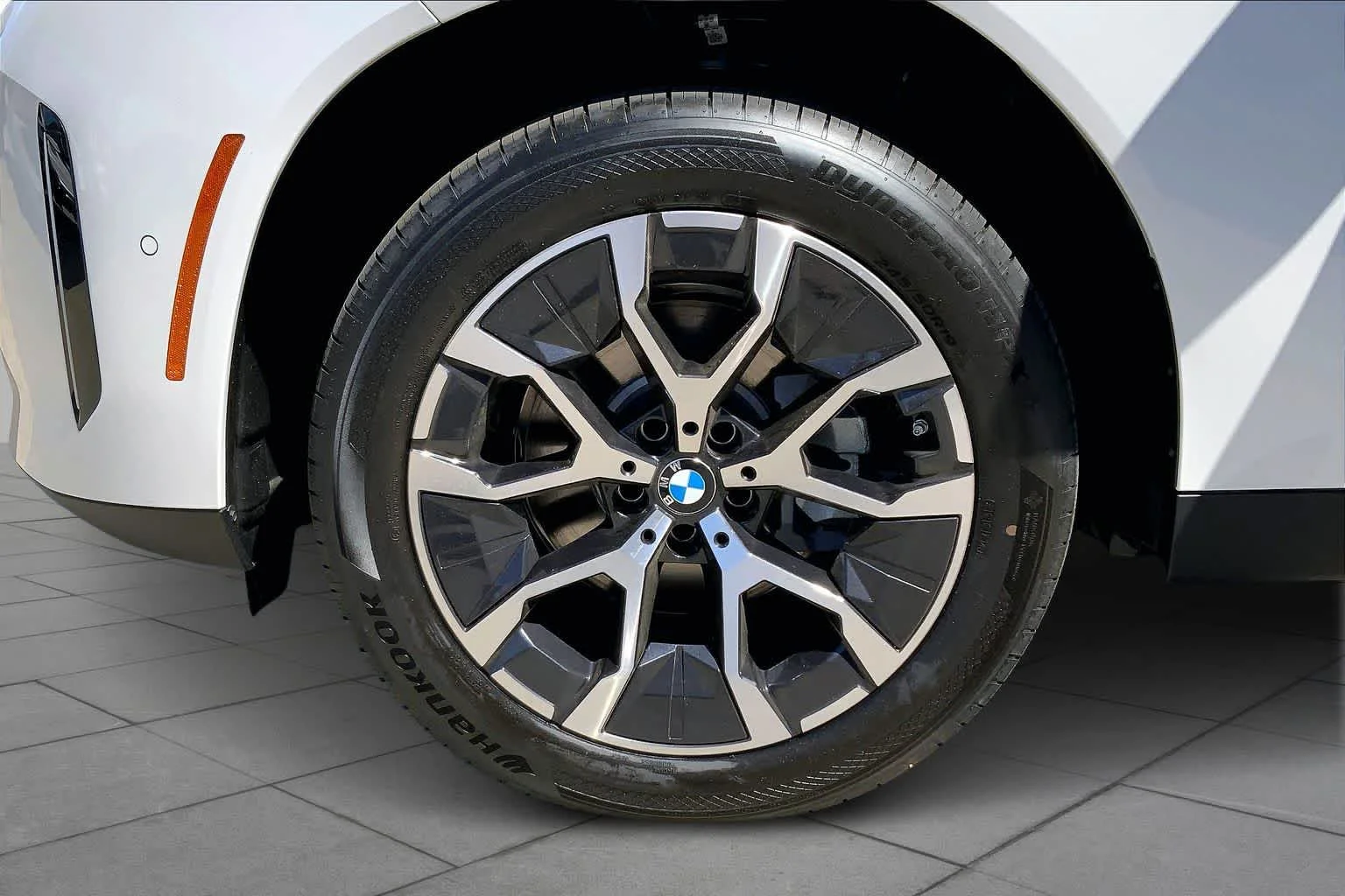 New 2026 Mineral White Metallic BMW 30 xDrive image 12