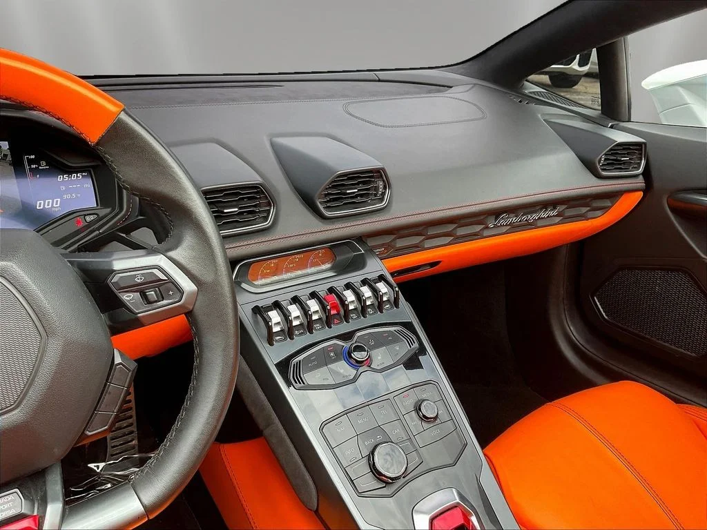 Used 2019  Lamborghini LP580-2S image 9
