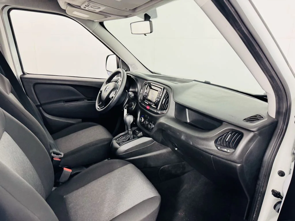 Used 2022 White Ram Base image 24