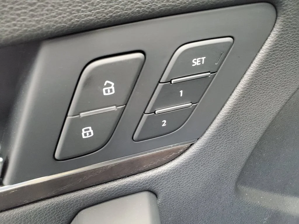 Used 2018 Black Audi Premium Plus image 21