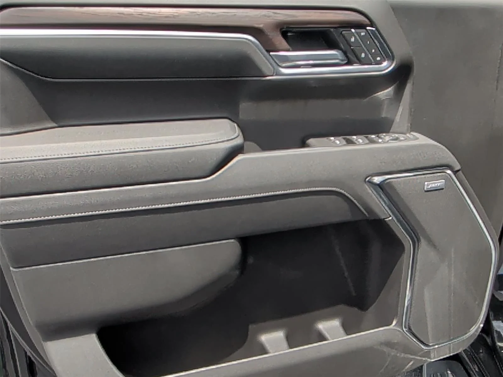 New 2026 Onyx Black GMC SLT image 15