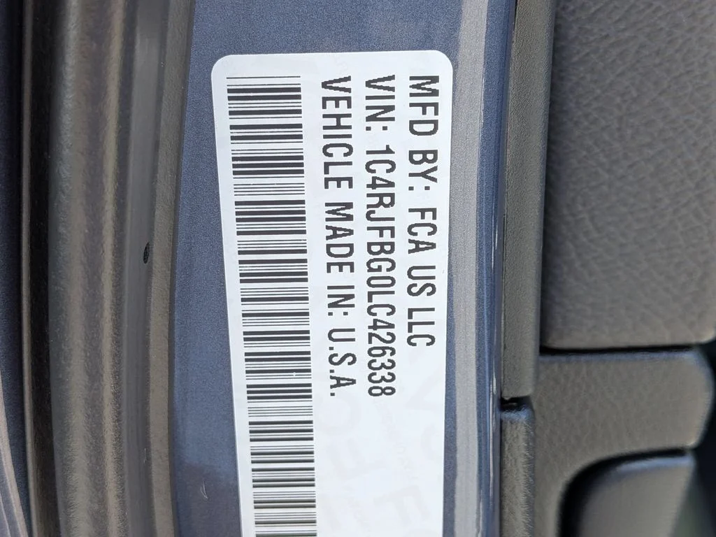 Used 2020 Blue Jeep Limited image 32