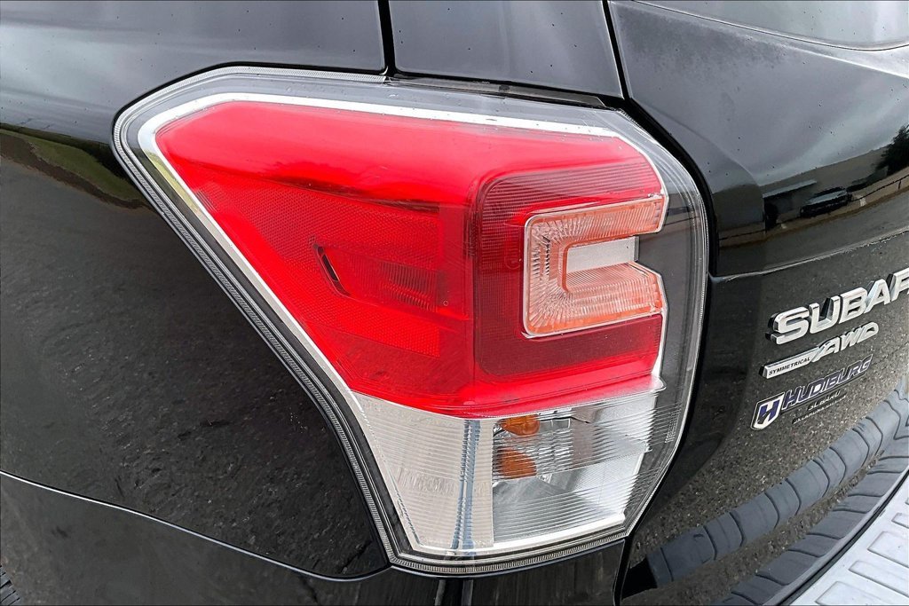 Used 2018 Black Subaru 2.5i Premium image 20