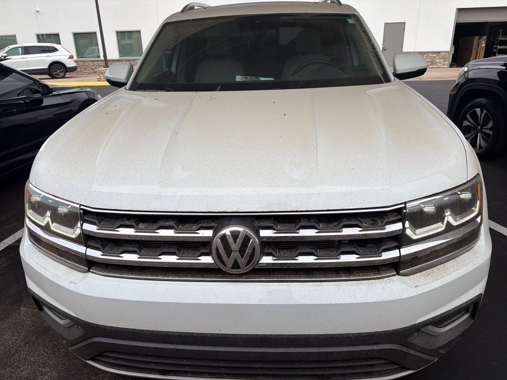 Used 2018 White Volkswagen SEL image 2