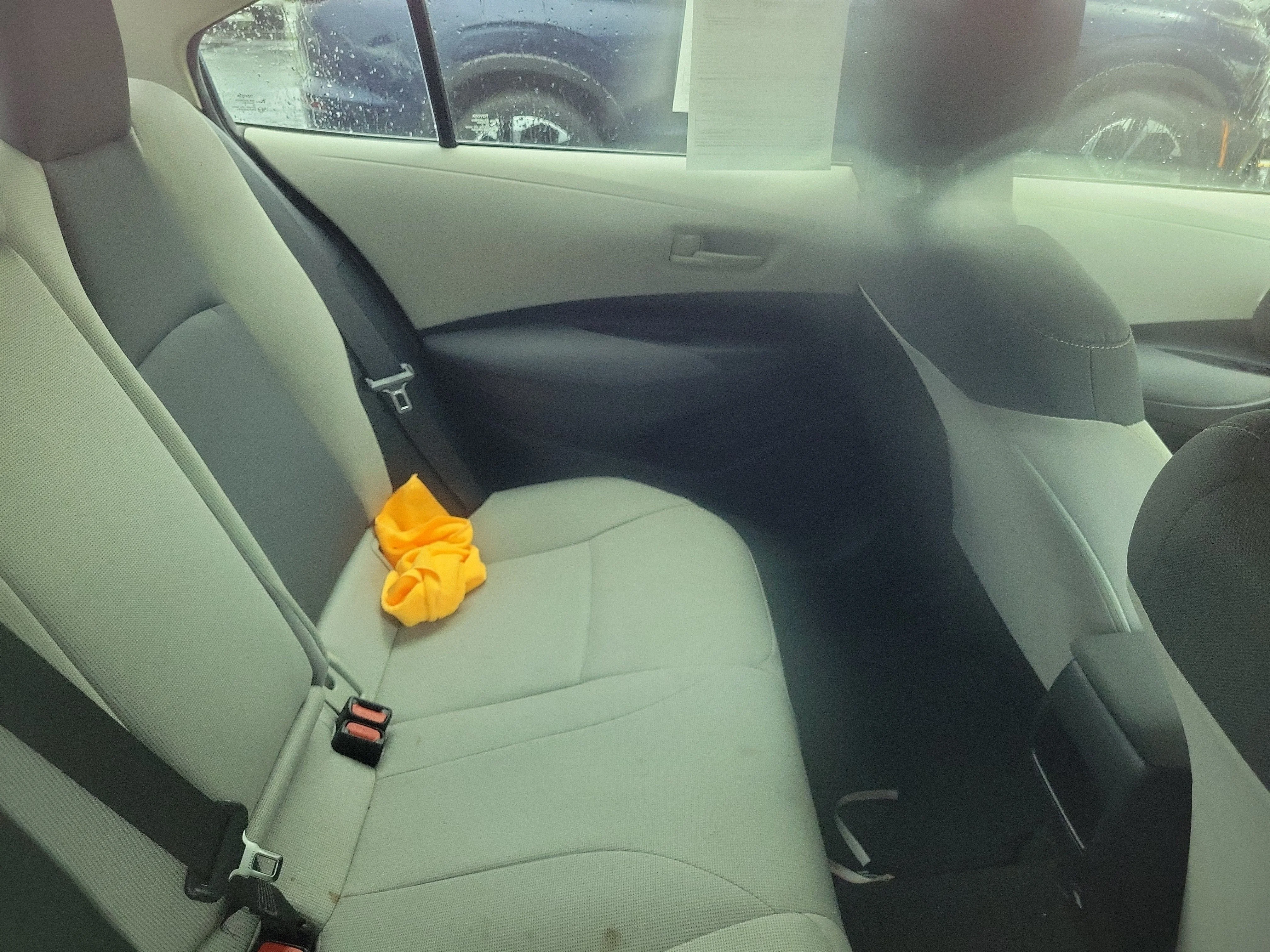 Used 2022  Toyota LE image 3