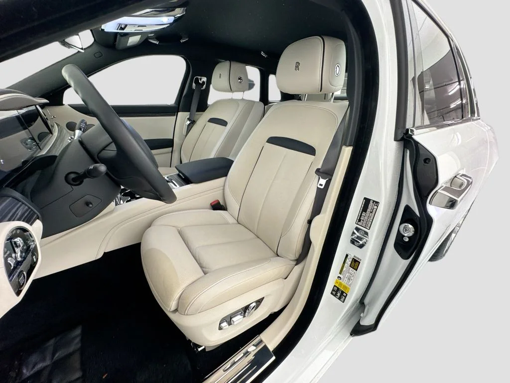 Used 2022 White Rolls-Royce  image 22