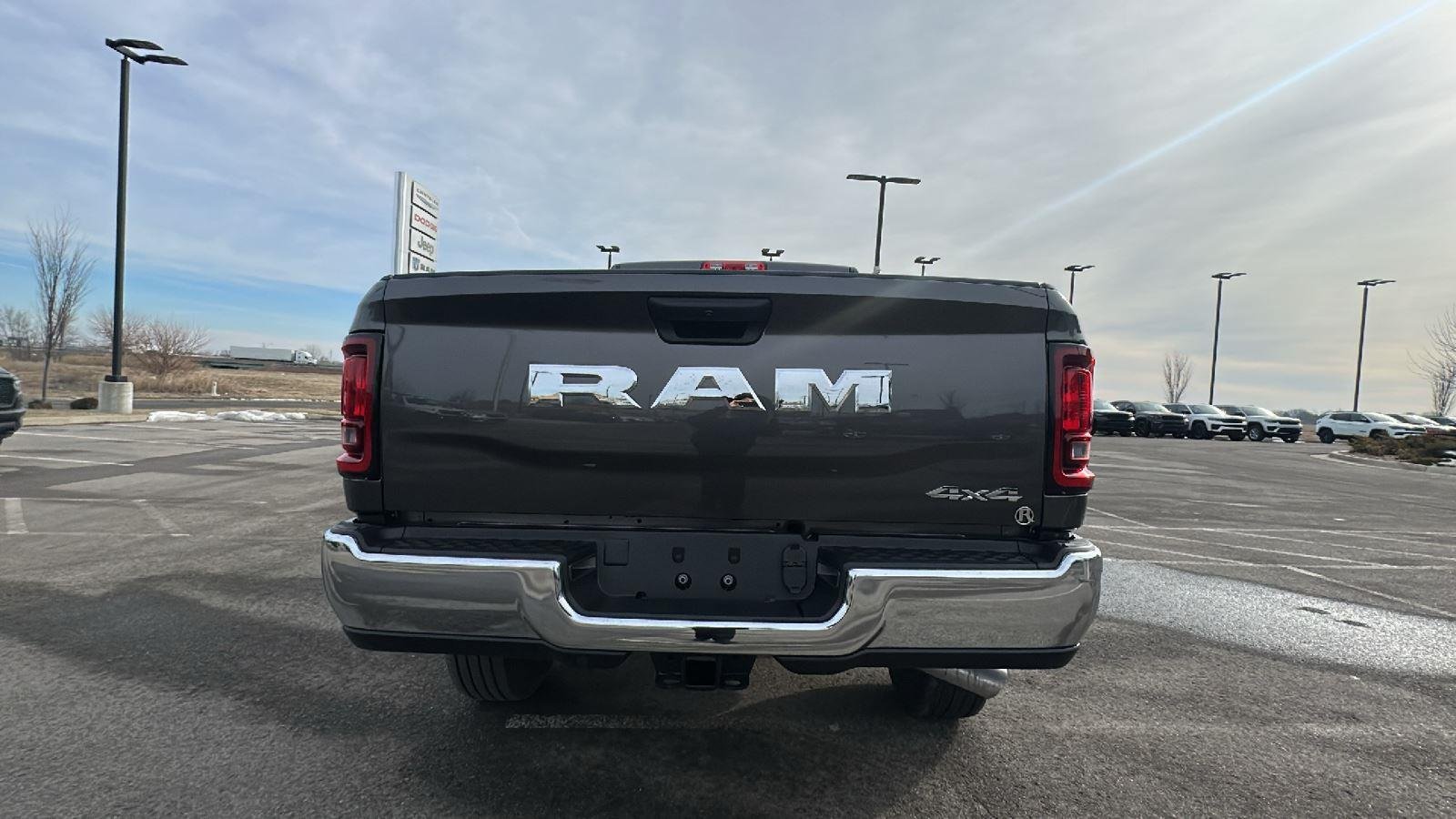 New 2026 Granite Crystal Metallic Clear-Coat Exterior Paint RAM Tradesman image 3