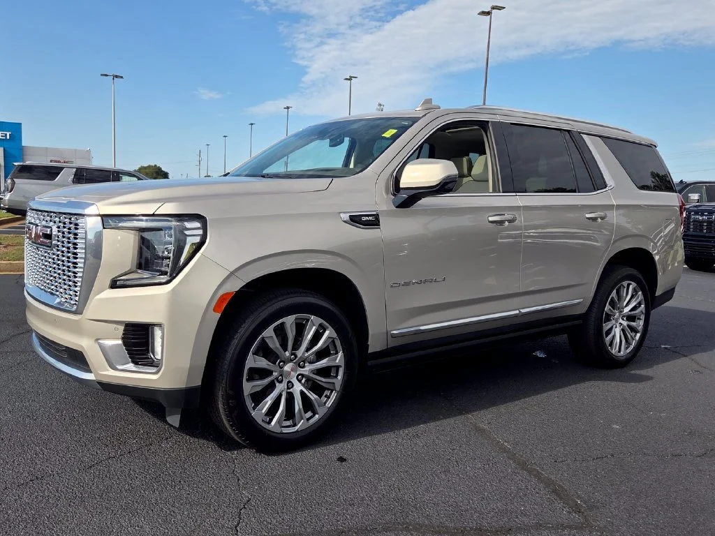 Used 2022 PEARL BEIGE METALLIC GMC Denali image 3