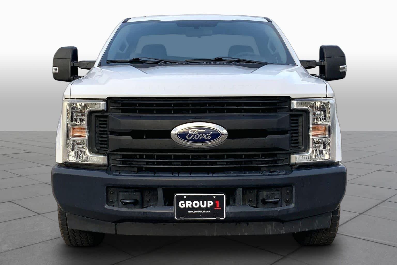 Used 2018 Oxford White Ford F-350 SRW Pickup XL image 4