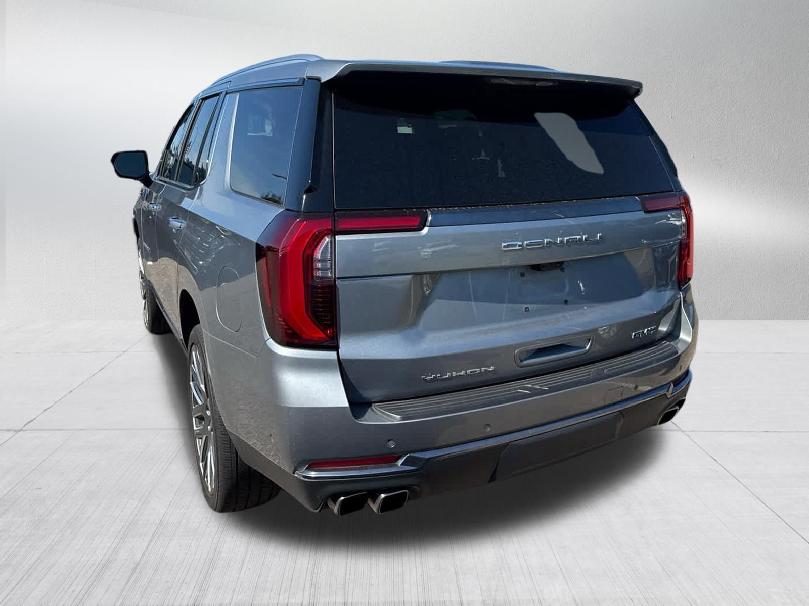 Used 2025 Sterling Metallic GMC Denali Ultimate image 5