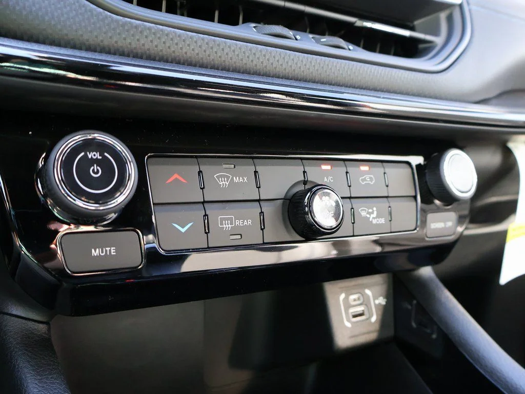 New 2026 Joose Exterior Paint Jeep Latitude image 36
